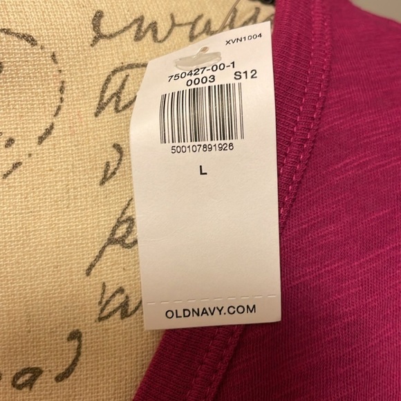 NWT Old Navy V-neck long sleeve T-shirt​​​​ - Picture 2 of 3